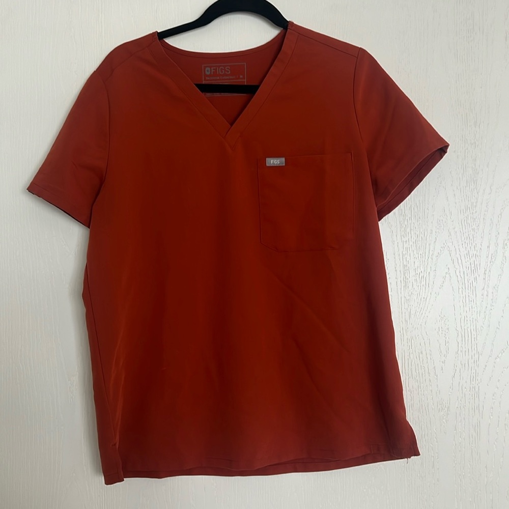 FIGS NWT One pocket scrub top- Auburn